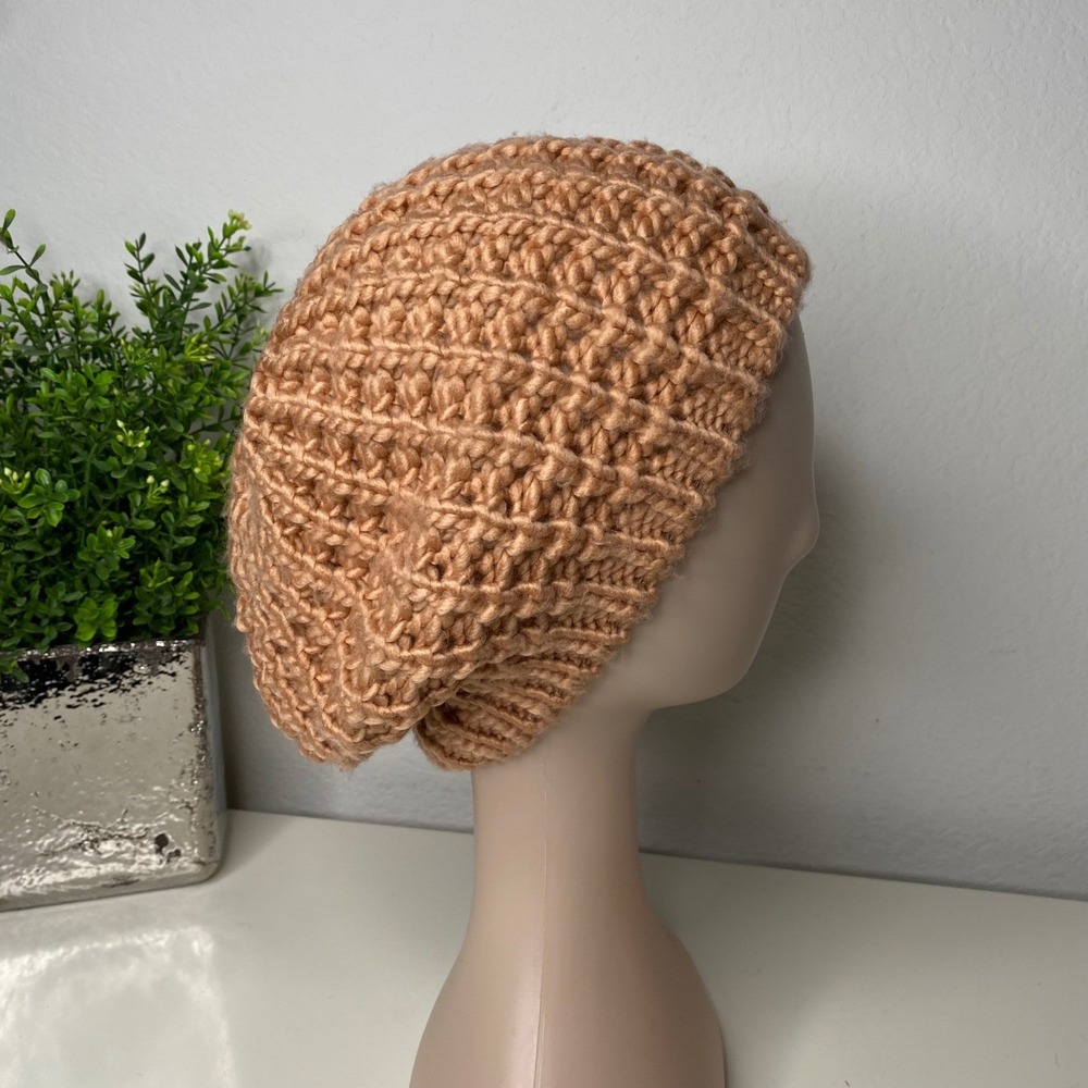 Lola Peach Chunky Knit Slouchy Beanie Hat Ribbed Acrylic One Size Cottagecore